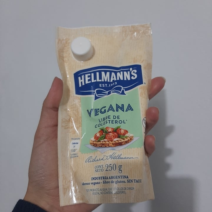 photo of Hellmann’s Hellman’s Vegan Mayonnaise shared by @camilexvegan on  18 Sep 2020 - review