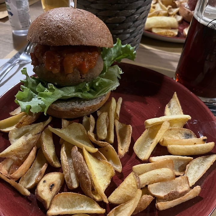 photo of Helmut Bassano Hamburger Vegano shared by @julietsperi on  10 Mar 2022 - review