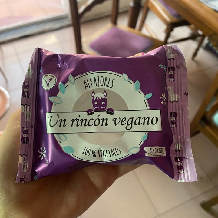 photo of Un Rincón Vegano Alfajor Black Vainilla shared by @miliyousse on  24 Oct 2021 - review