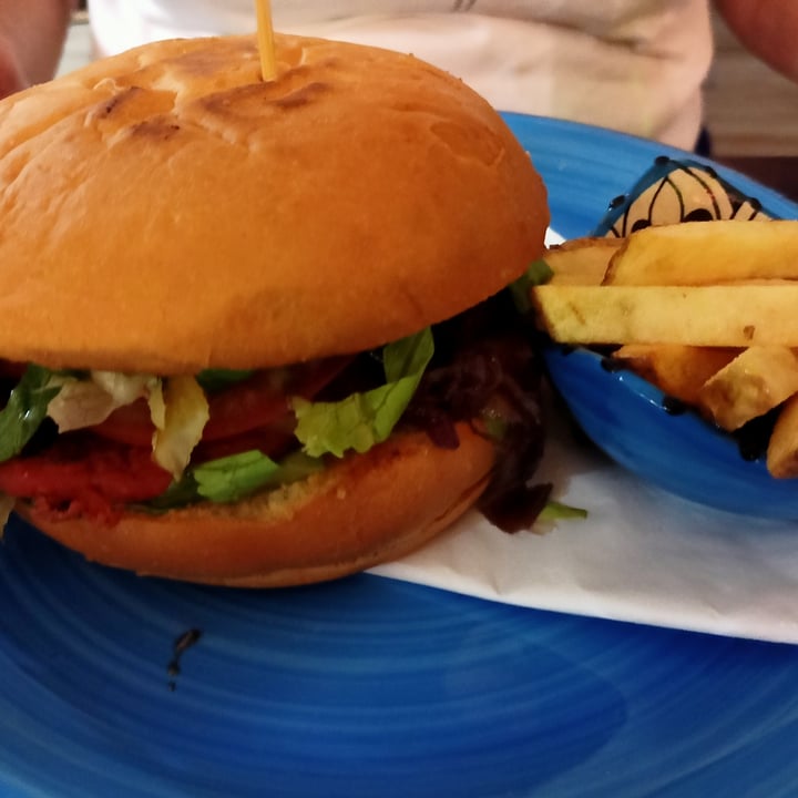 review photo of Stop in Brasil Hamburguesa De Remolacha shared by @savicaho on 28 Jul 2021 - review