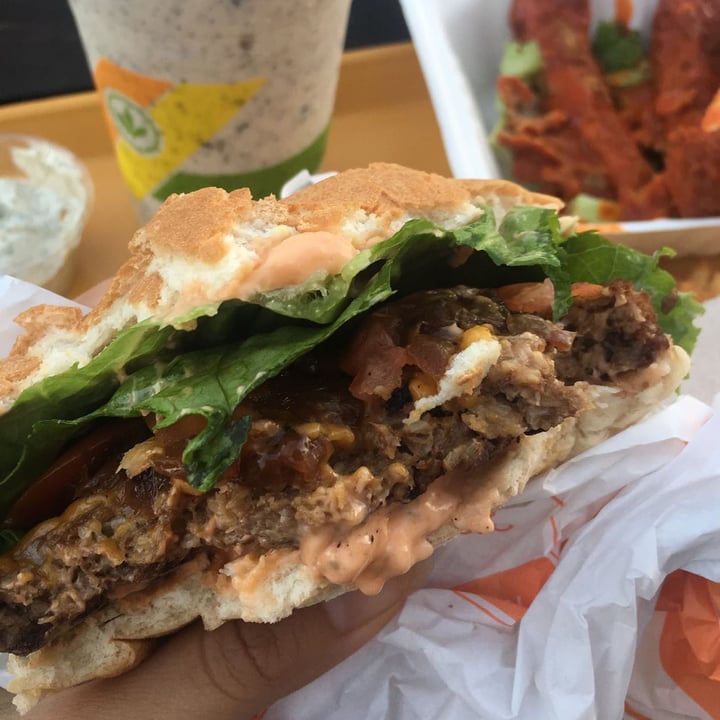 photo of Plant Power Fast Food iconic burger shared by @kimvillaneda on  11 Dec 2020 - review