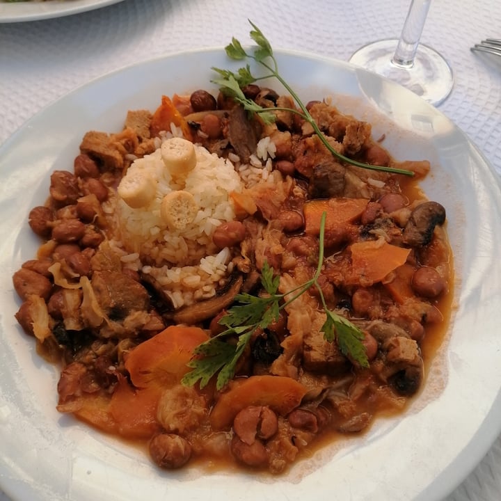 review photo of Café, Restaurante Sé Velha feijoada vegan shared by @beeatriz on 10 Jun 2022 - review