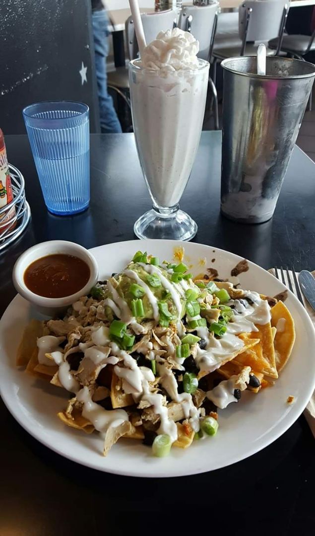 photo of Saturn Cafe Vegan Nachos shared by @sammfortheoceans on  22 Feb 2020 - review