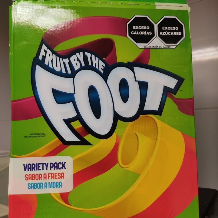 photo of Betty Crocker  Fruit by the foot shared by @monicapmm on  30 Oct 2020 - review