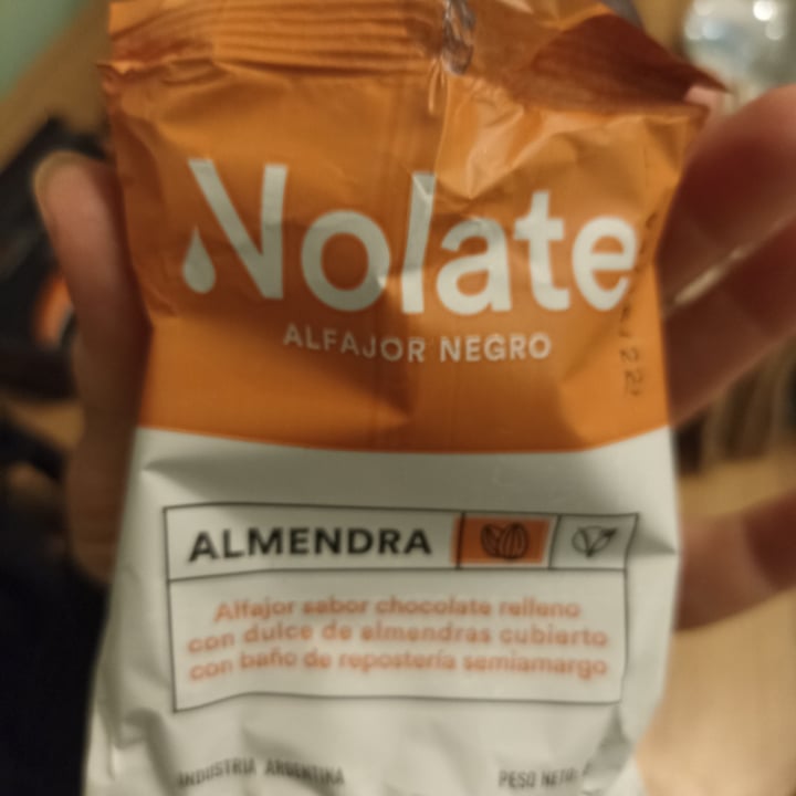 photo of Nolate Alfajor Sabor Chocolate Relleno Con Dulce De Almendras shared by @vikvegan on  08 Nov 2022 - review