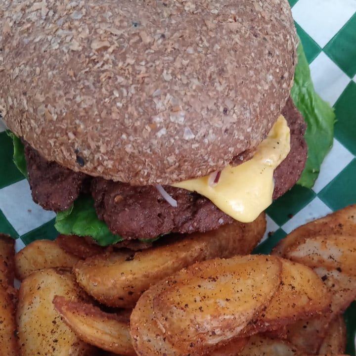 photo of Changomango Cheese Burguer shared by @pamelamorales on  04 Dec 2021 - review