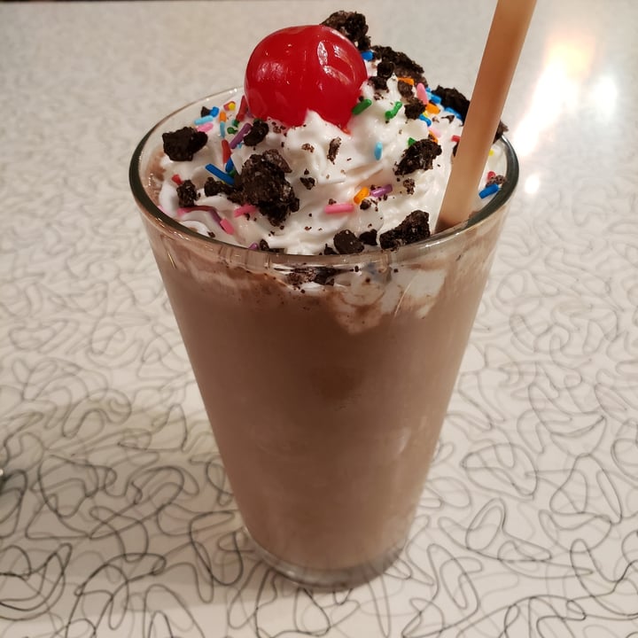 photo of Spiral Diner & Bakery Chocolate cookies and cream shake shared by @strawberrycupcake on  31 Dec 2021 - review
