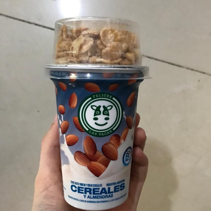 photo of Felices Las Vacas Yogurt de Almendras con Cereales shared by @greencharlie on  01 Feb 2022 - review