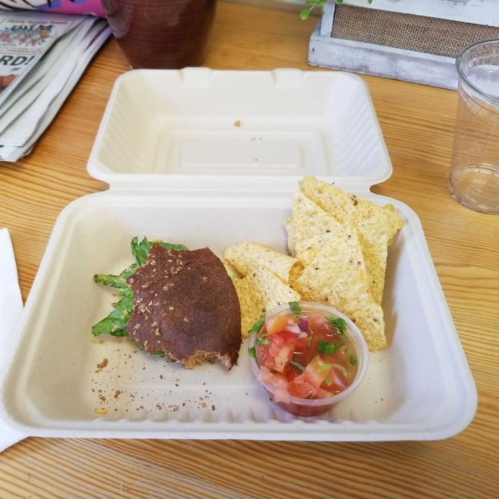 photo of Brick House Café Nutty Burger shared by @uping1 on  20 Dec 2019 - review
