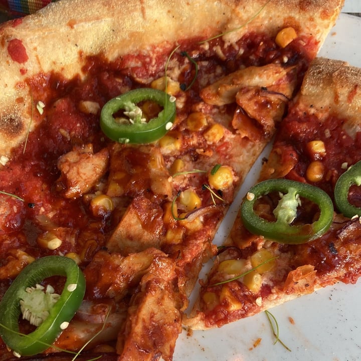 review photo of Vegan Pizza Bar bbq chickie Puzza shared by @sofieredsiren on 28 May 2022 - review