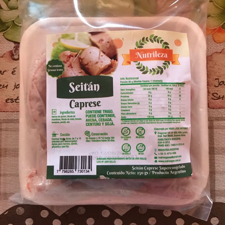 review photo of Nutrileza Seitán Caprese shared by @katmazzello on 29 May 2021 - review