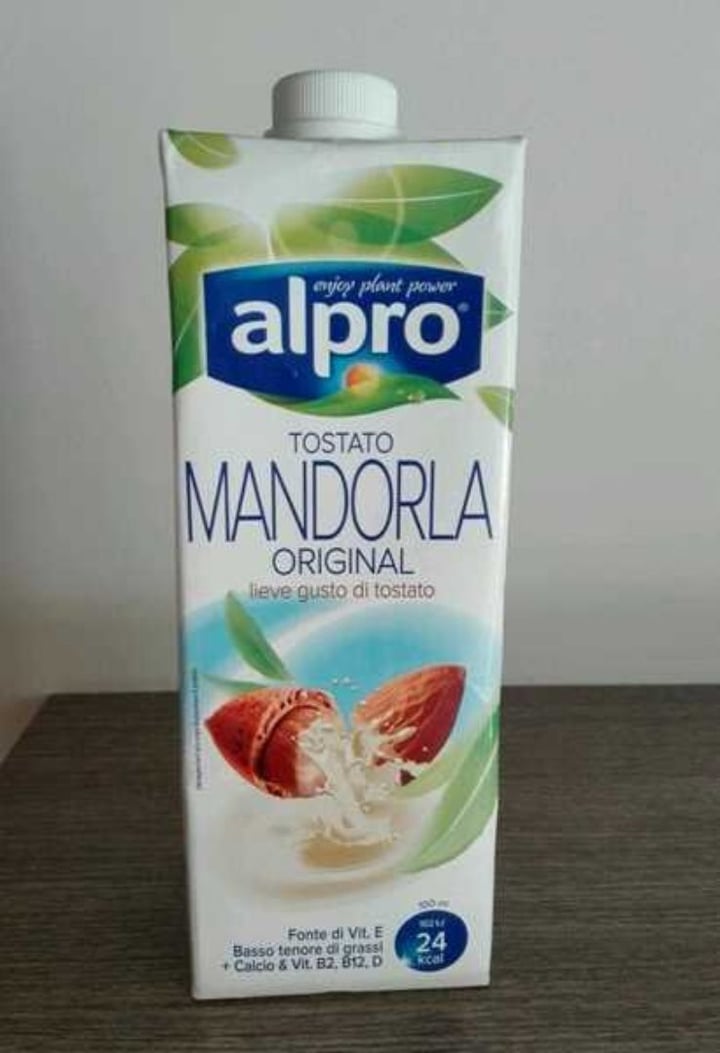 photo of Alpro Almond Milk shared by @elenuccia on  19 Feb 2020 - review