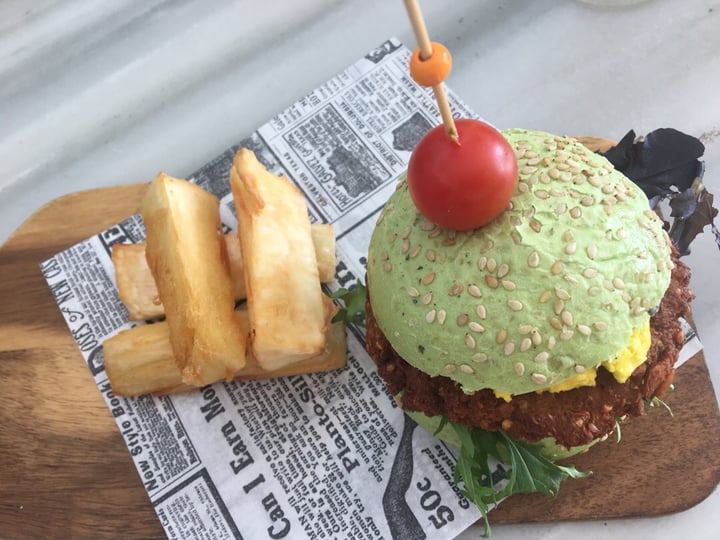 review photo of Maricastaña Hamburguesa Vegana Con Yuga shared by @yolandaescri on 28 Nov 2019 - review