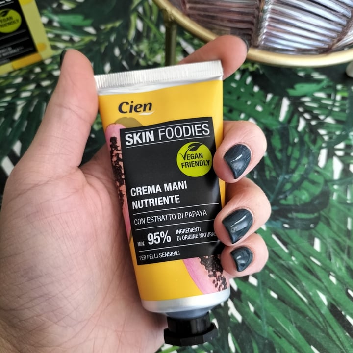 review photo of Cien Skin Foodies Crema de manos nutritiva con papaya shared by @aluccia on 15 Mar 2022 - review