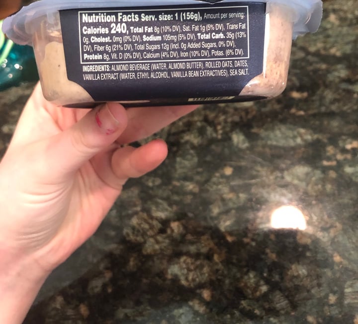 photo of Trader Joe's Vanilla Overnight Oats shared by @lizprendergast11 on  11 May 2020 - review