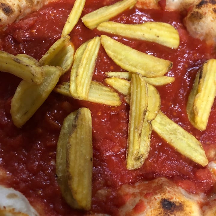 photo of Tradizione Picone di Picone Pasquale Pizza Rossa Con Patatine shared by @margheritapalagi on  18 Jun 2022 - review