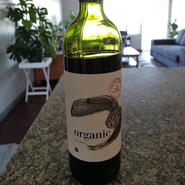review photo of Woolworths Food Shiraz wine shared by @darrenhanes on 03 Dec 2021 - review