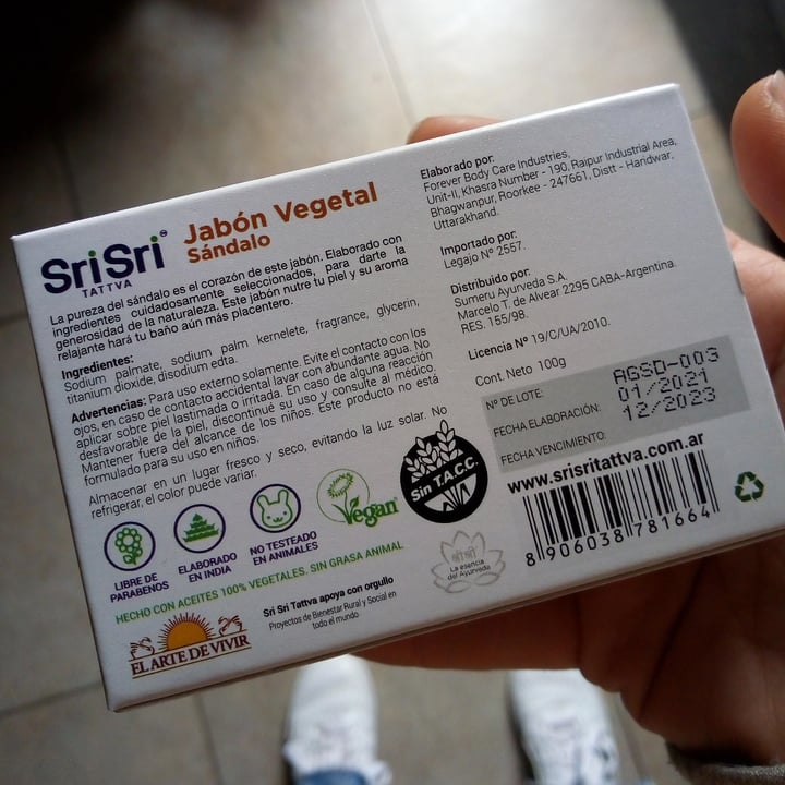 photo of SriSri Tattva Jabón Vegetal Sándalo shared by @ayedmfendrik on  19 Sep 2021 - review