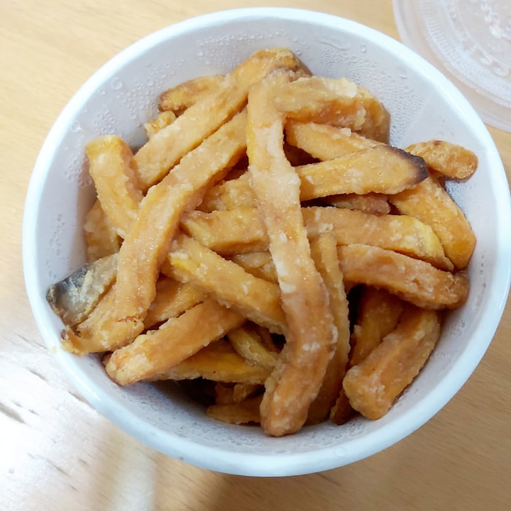 photo of Everyday Vegan Cafe Sweet Potato Fries with Plum Sauce shared by @herbimetal on  16 Feb 2022 - review