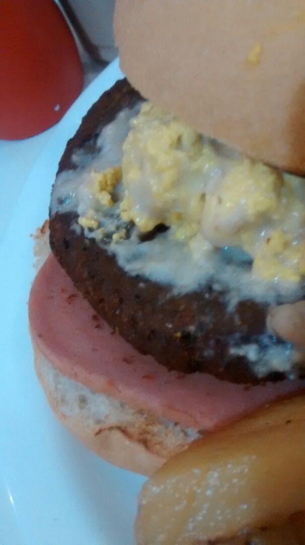 review photo of Loving Hut Microcentro Hamburguesa Veeg completa shared by @bichpich on 17 Dec 2019 - review