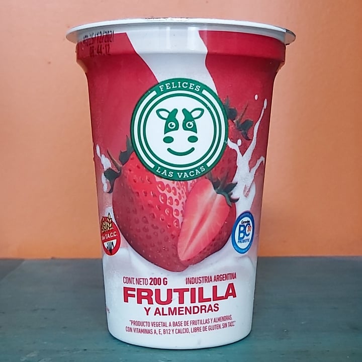 photo of Felices Las Vacas Yogurt sabor Frutilla shared by @lenabi on  16 Nov 2021 - review