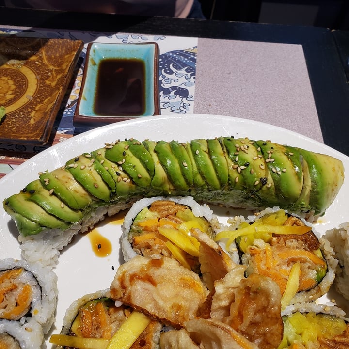 photo of Tenon Vegetarian Cuisine Caterpillar Roll shared by @metalmel666 on  24 Jul 2022 - review