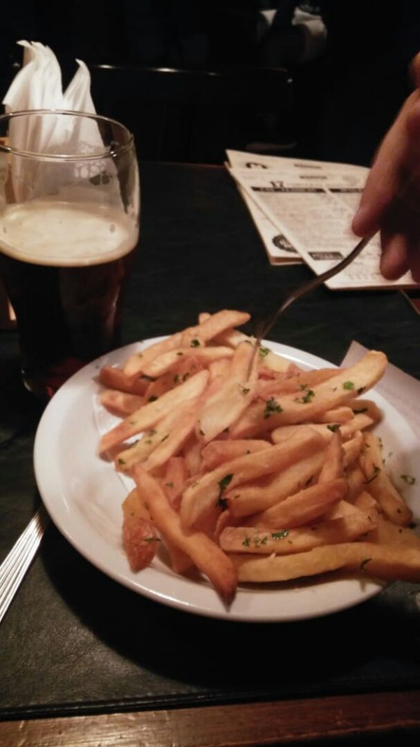 review photo of Cervecería Manush Papas Fritas Con Provenzal shared by @santiagobozzone on 22 Jan 2020 - review