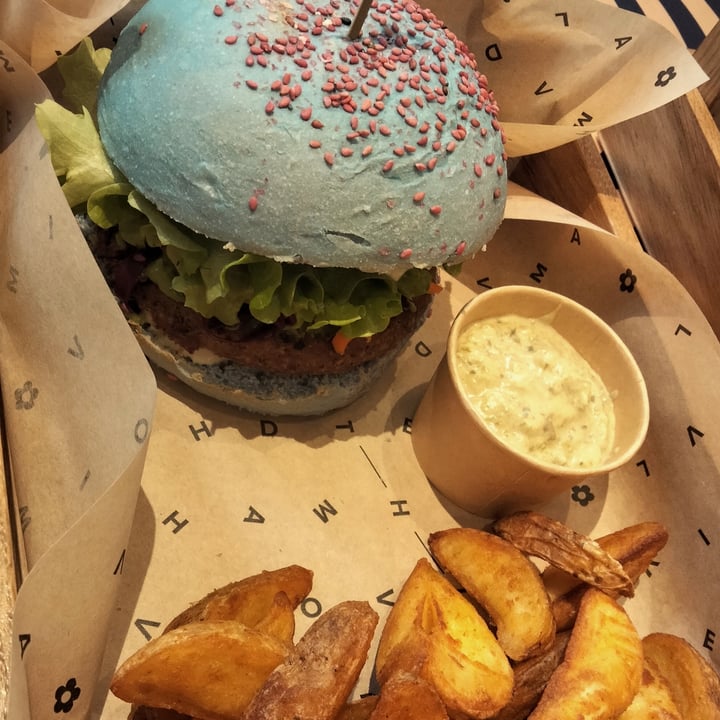 photo of Flower Burger Puffi Burger Menu shared by @annalisalaborai on  16 Mar 2022 - review