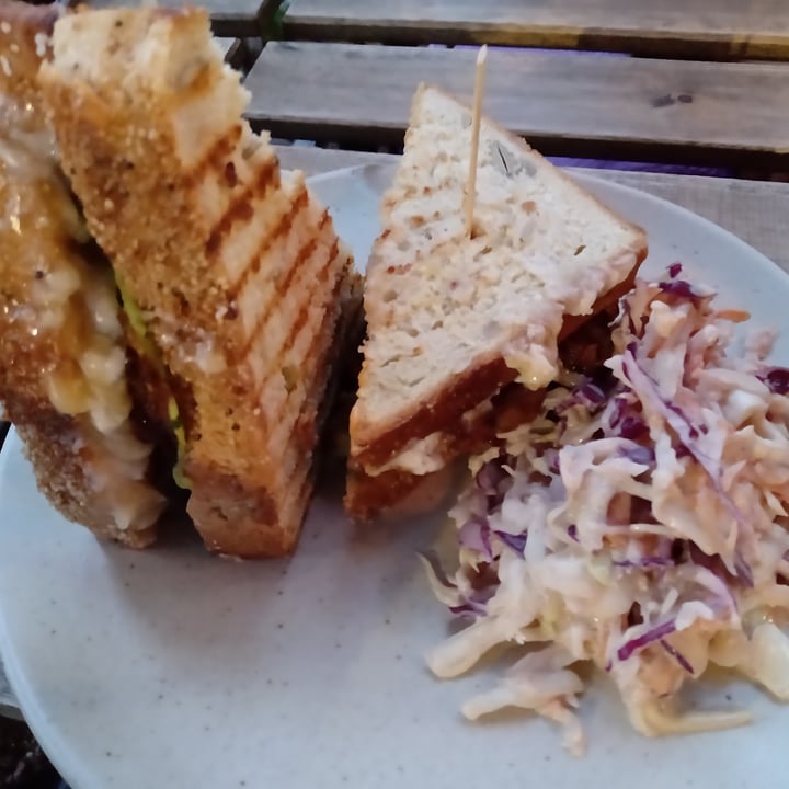photo of Café Vegetal Sándwich pulled no-pork shared by @mireyavegana on  18 Aug 2022 - review