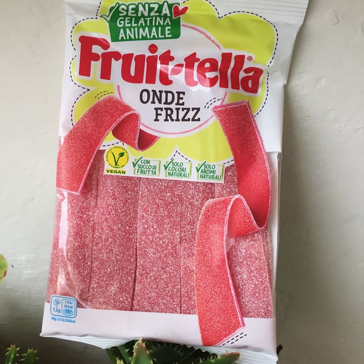 photo of Fruit-tella Onde Frizz shared by @vegali99 on  24 Nov 2021 - review