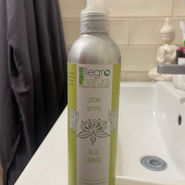 photo of Allegro Natura Sapone Intimo Tiglio Lavanda shared by @giulscarter on  23 Mar 2022 - review