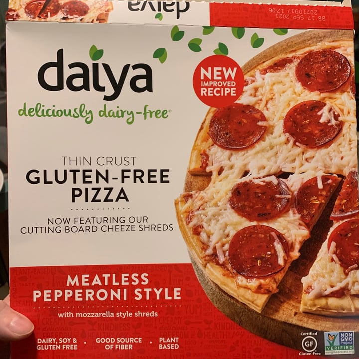 photo of Daiya Gluten-free Pizza Meatless Pepperoni Style shared by @jcaouettejr on  28 Jan 2021 - review