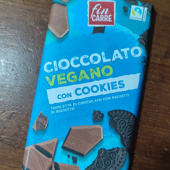 photo of Fin Carré Cioccolato Vegano con Cookies shared by @charliee03 on  27 Jan 2022 - review
