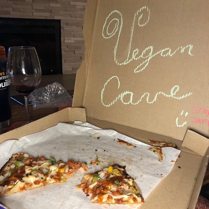review photo of Vegan Cave Cafe Hawaiian Pizza shared by @gleyse on 11 Dec 2020 - review