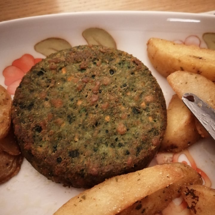 photo of Kioene Gli Essenziali Burger agli Spinaci shared by @rosedeclairmont on  04 Dec 2022 - review