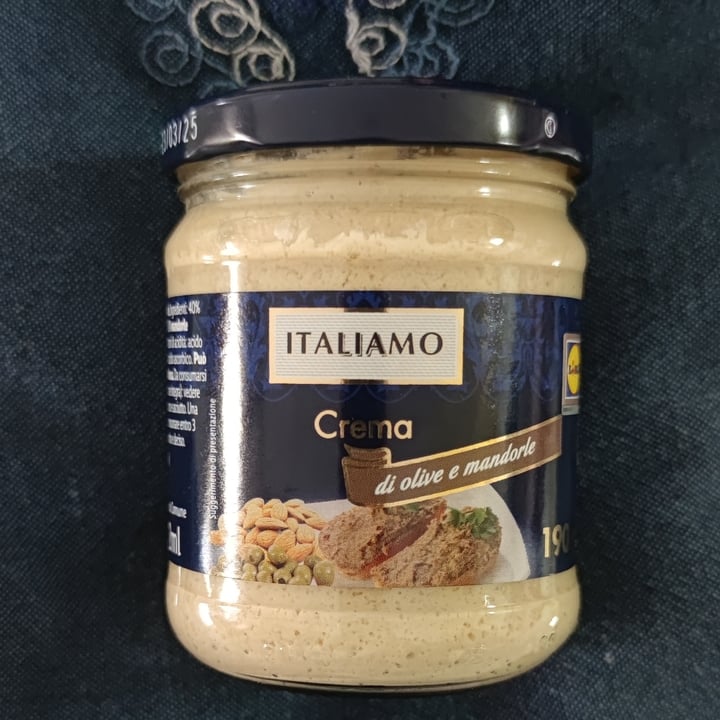 review photo of Italiamo Crema di olive e mandorle shared by @silviaessentialiving on 14 May 2022 - review