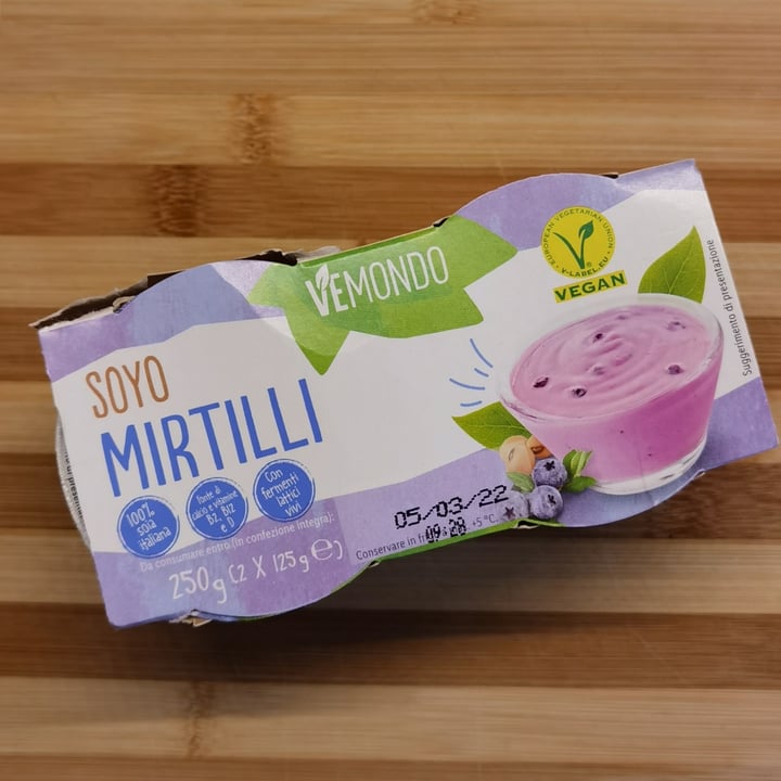 photo of Vemondo yogurt al mirtillo shared by @saricante on  30 Jan 2022 - review