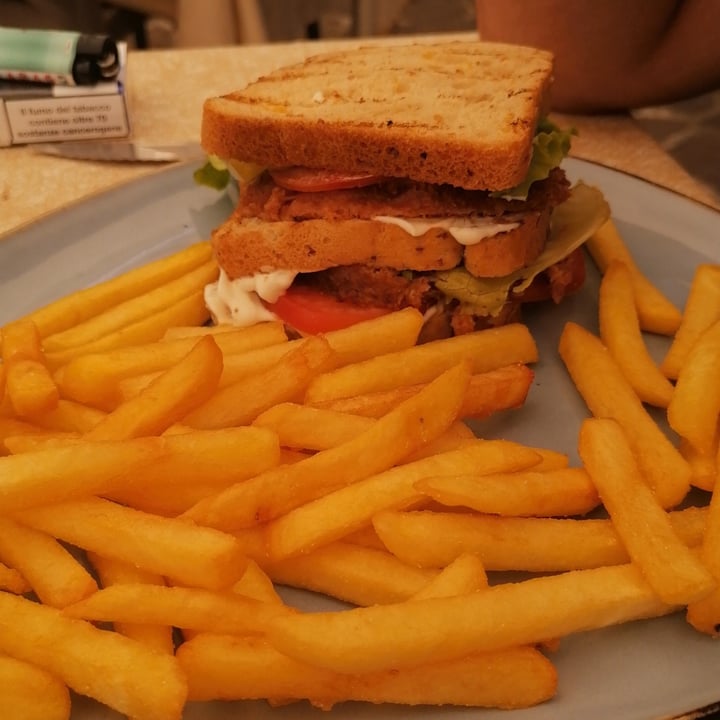 photo of Taverna Da Bruno Beyond Burger shared by @athena111 on  27 Jun 2021 - review