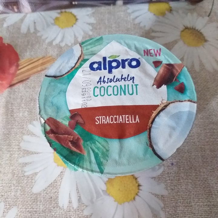 photo of Alpro Absolutely Coconut Stracciatella shared by @lavero79 on  25 Sep 2022 - review