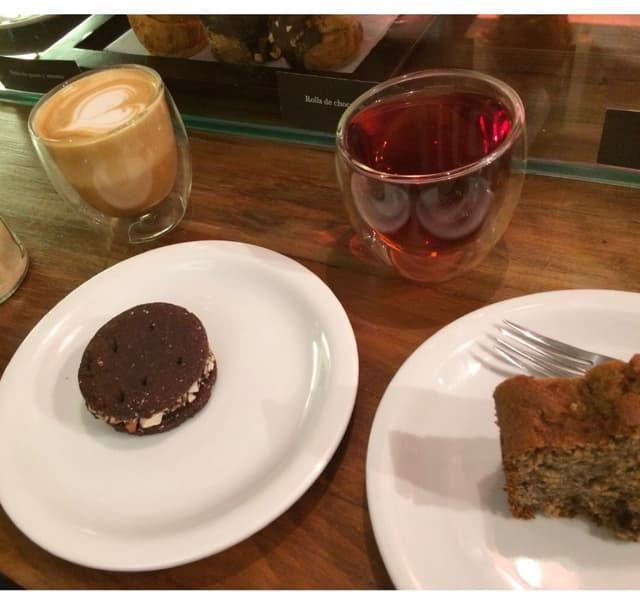 菜肴“Alfajor de crema de dátiles”的照片