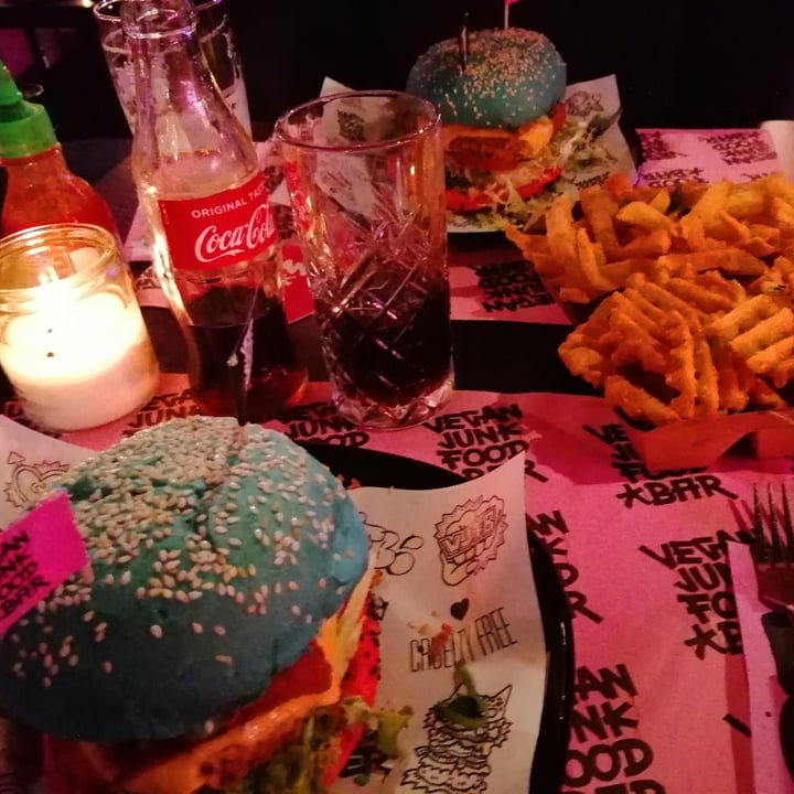 photo of Vegan Junk Food Bar Daddy Mc Chik’n shared by @anthe on  29 Aug 2020 - review