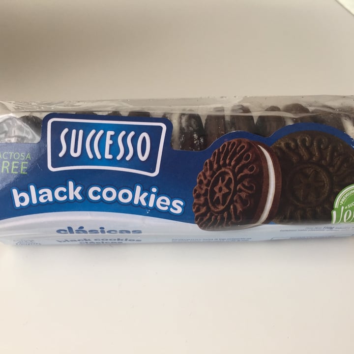 review photo of Successo black cookies shared by @plantbasedagus on 24 Apr 2021 - review