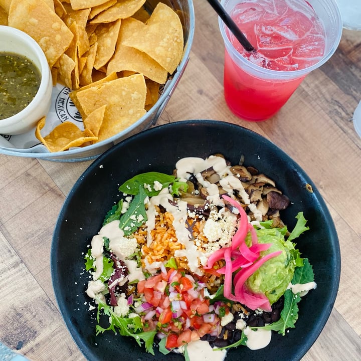 photo of Xaco Taco Vegano bowl shared by @amz8893 on  21 Oct 2021 - review