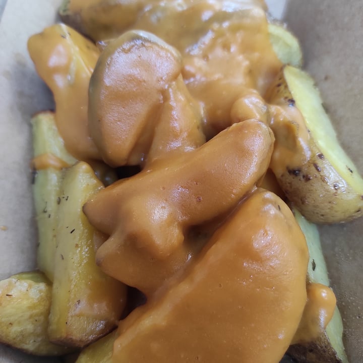 review photo of kastami'S Patatas con salsa de queso vegana shared by @saruchi on 24 Dec 2021 - review