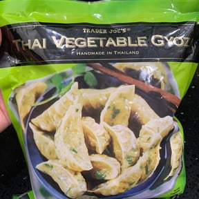 Cooking Trader Joe's Thai Vegetable Gyoza In A Pan (From Frozen) - Sip Bite  Go