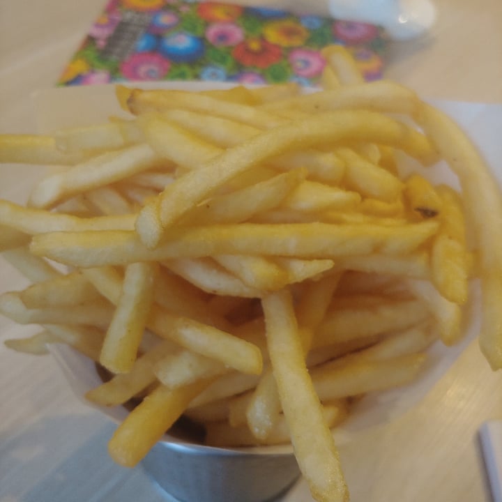 photo of WS Deli Experience Store Truffle Fries shared by @vegananu on  13 Dec 2020 - review
