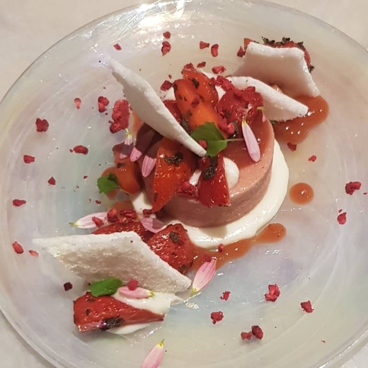 review photo of Erpingham house Strawberry Parfait shared by @stephenvegan on 19 Sep 2021 - review