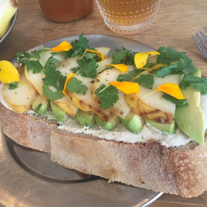 review photo of CASA NUEZA Tostada De Masa Madre shared by @pauliveg11 on 17 Apr 2022 - review