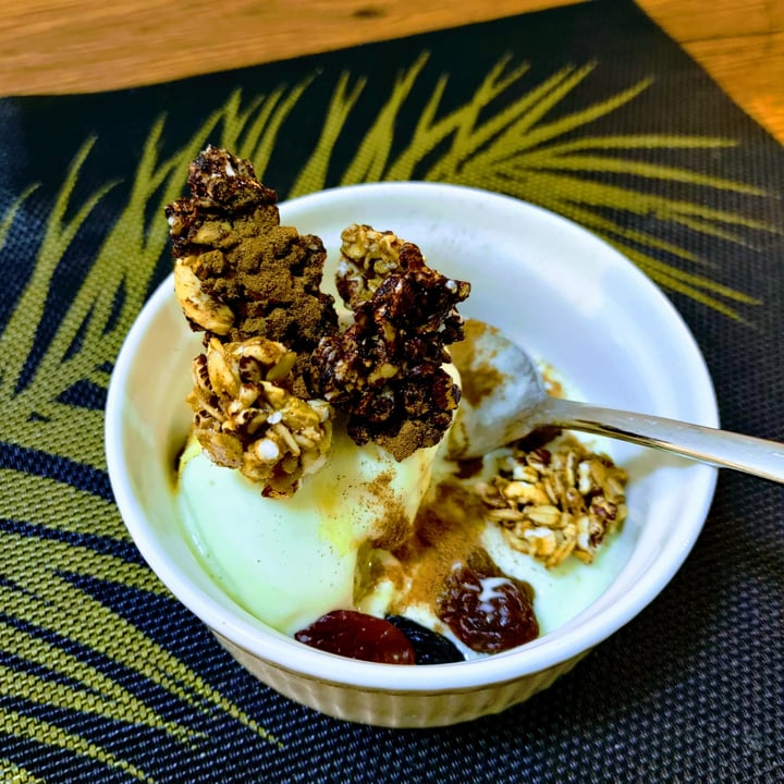 photo of Yava Chocolate Vanilla Granola Bites shared by @stevenneoh on  08 Feb 2022 - review