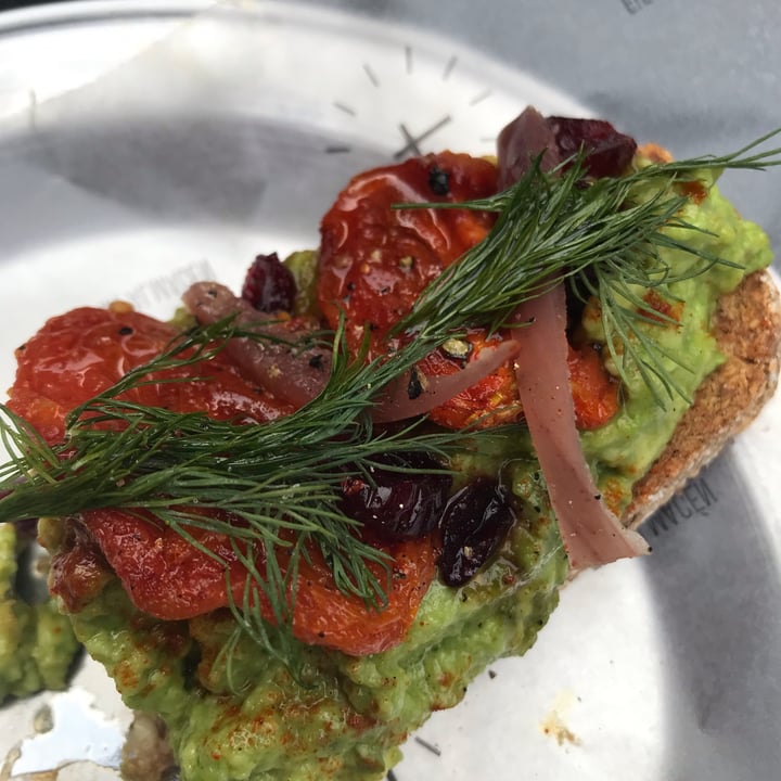 photo of Fifi Almacén Avo Toast shared by @lusomoza on  14 Oct 2021 - review